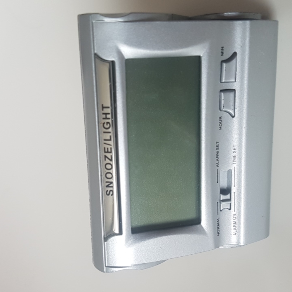 Mini Alarm Clock - Picture 3 of 5